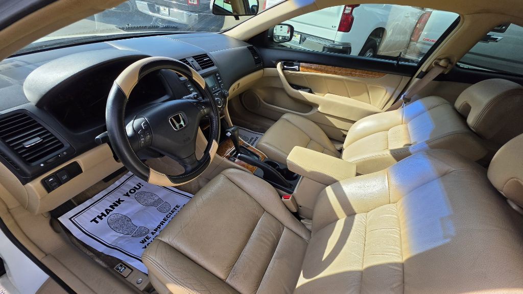 2005 Honda Accord Image 10