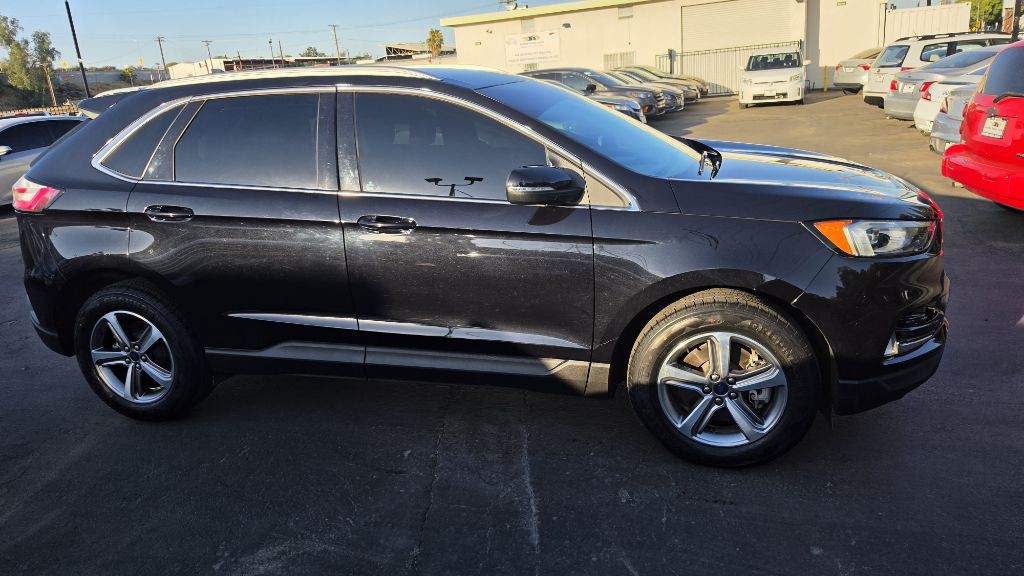 2019 Ford Edge Image 2