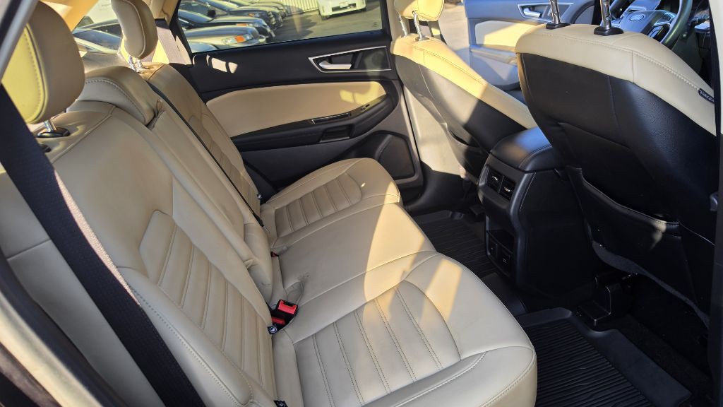 2019 Ford Edge Image 14