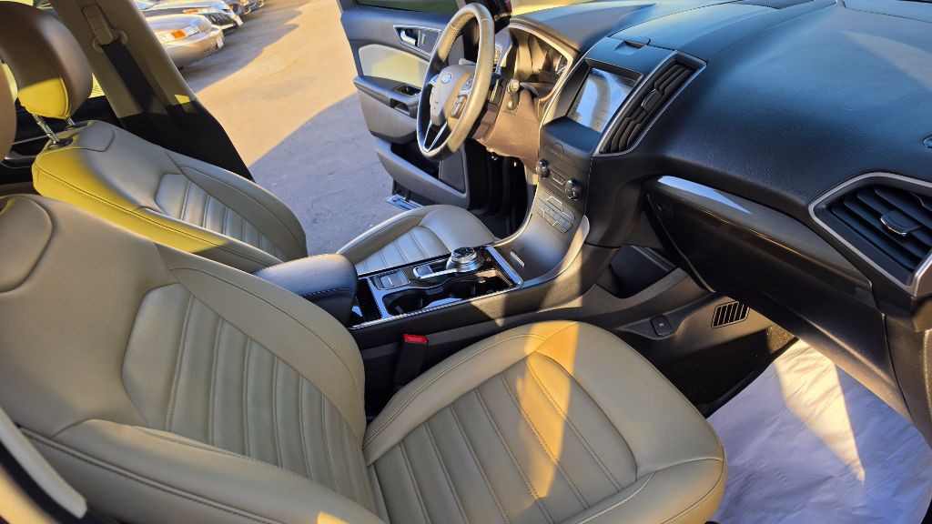 2019 Ford Edge Image 15