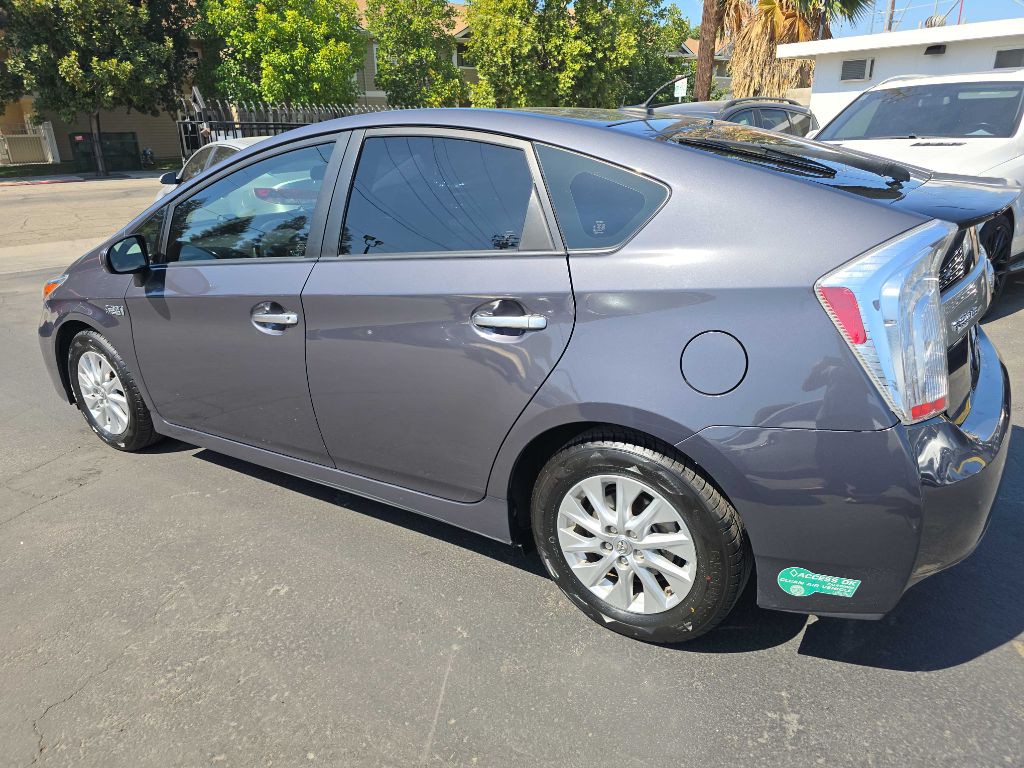 2014 Toyota Prius Image 8