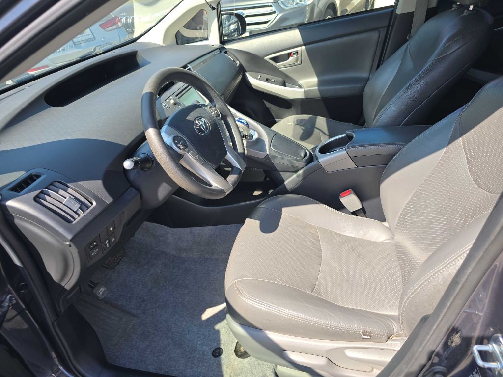 2014 Toyota Prius Image 10