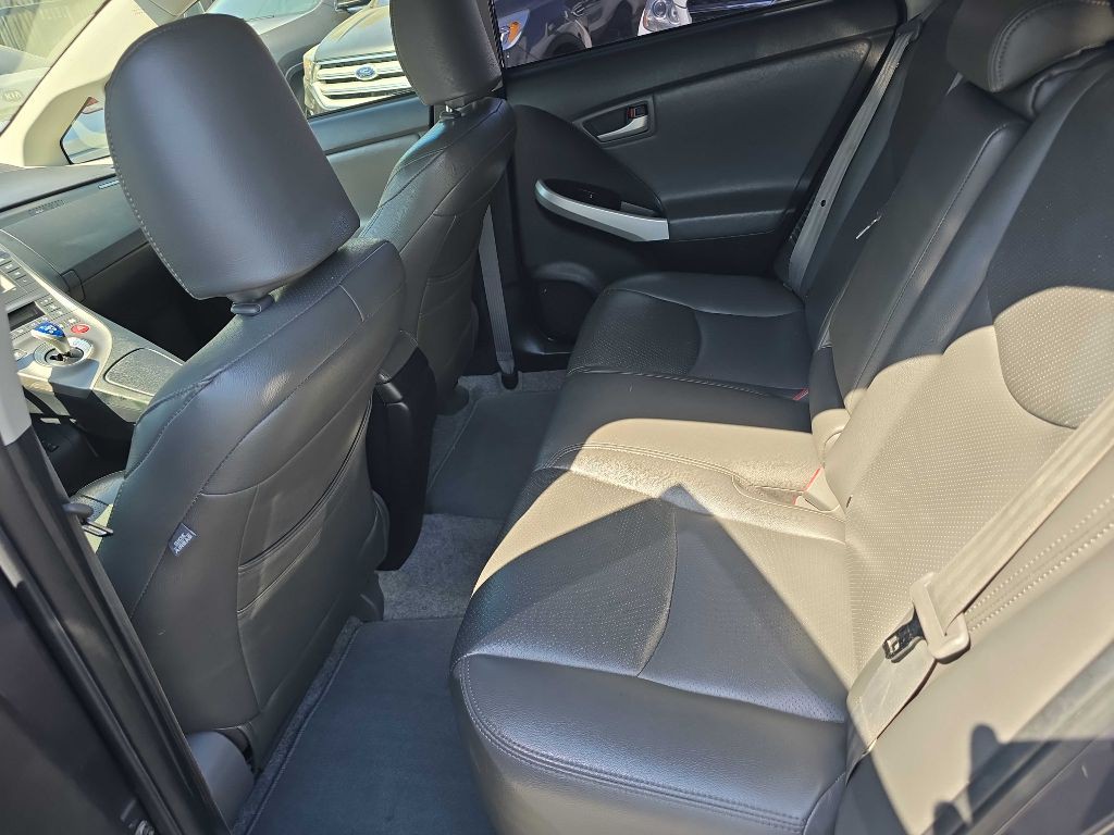 2014 Toyota Prius Image 11