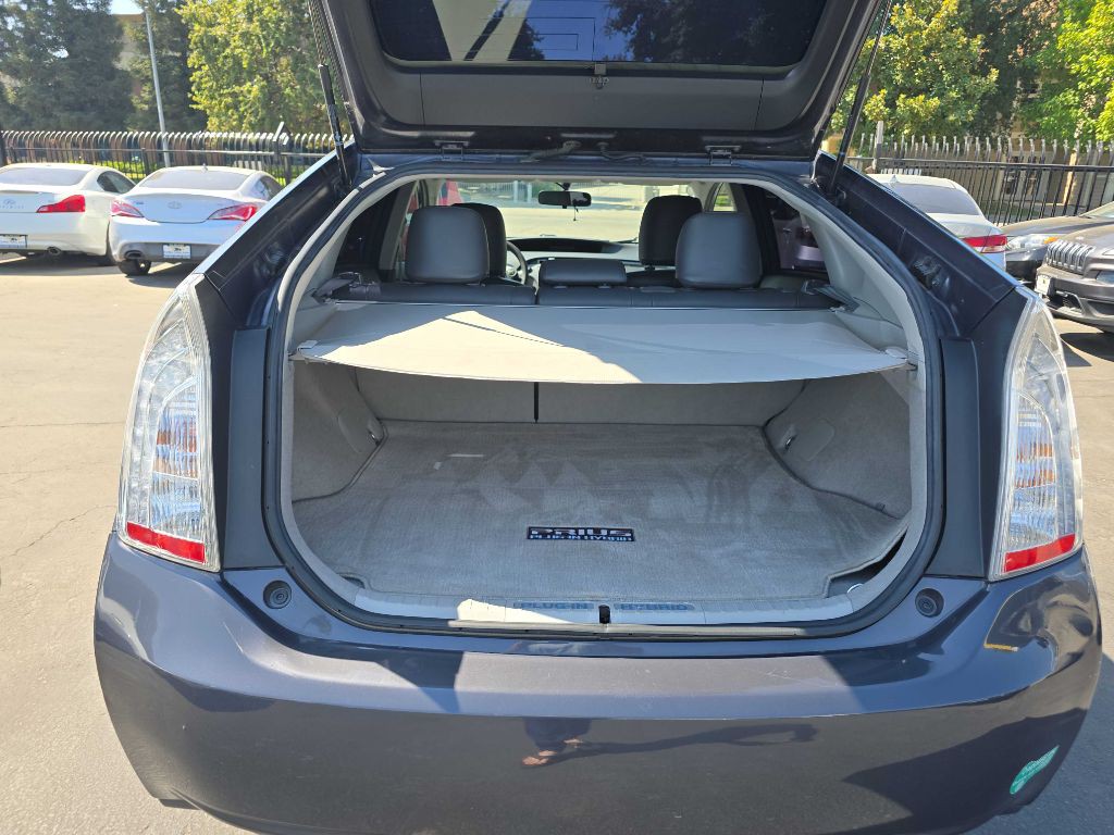 2014 Toyota Prius Image 12