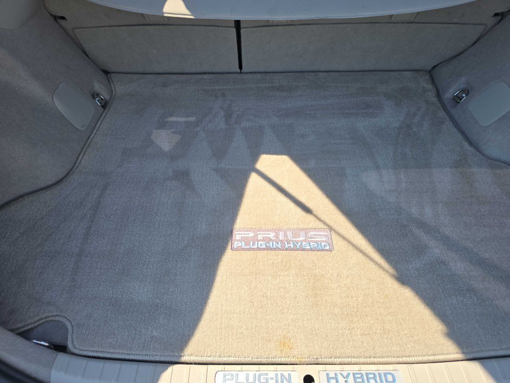 2014 Toyota Prius Image 13