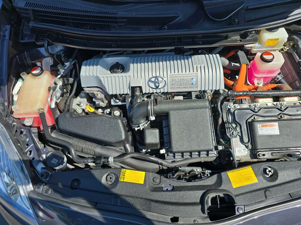 2014 Toyota Prius Image 15