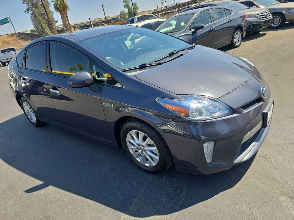 2014 Toyota Prius Image 3