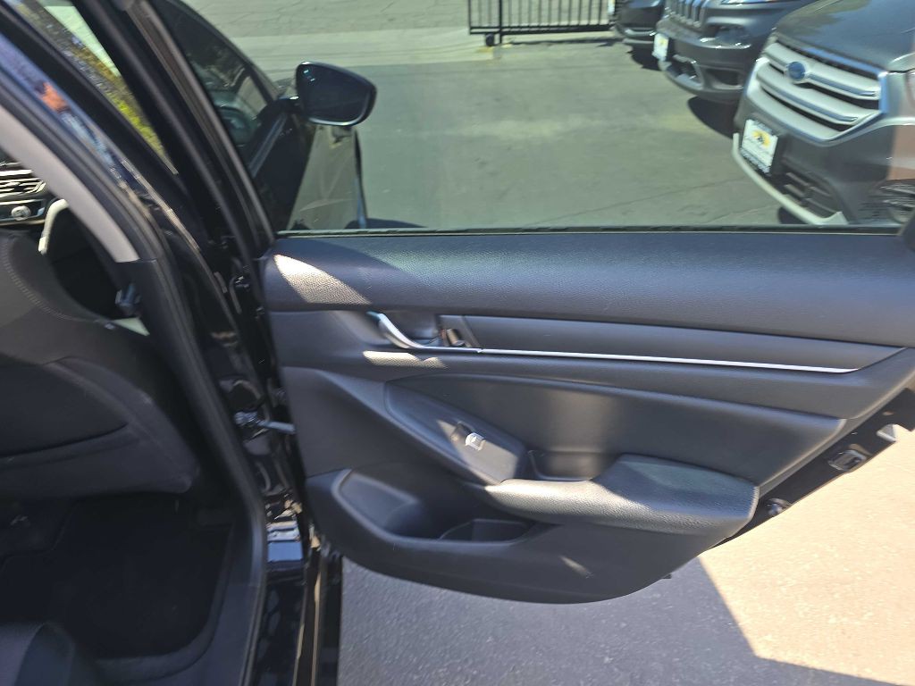 2018 Honda Accord Image 22