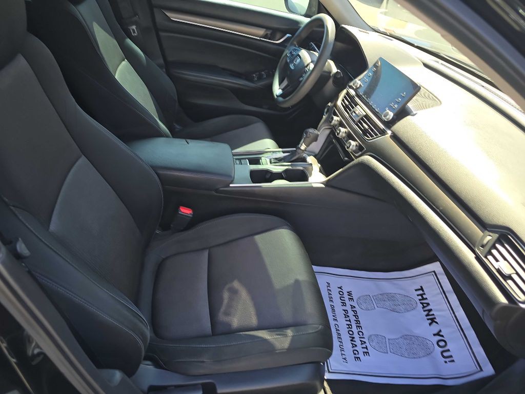 2018 Honda Accord Image 25