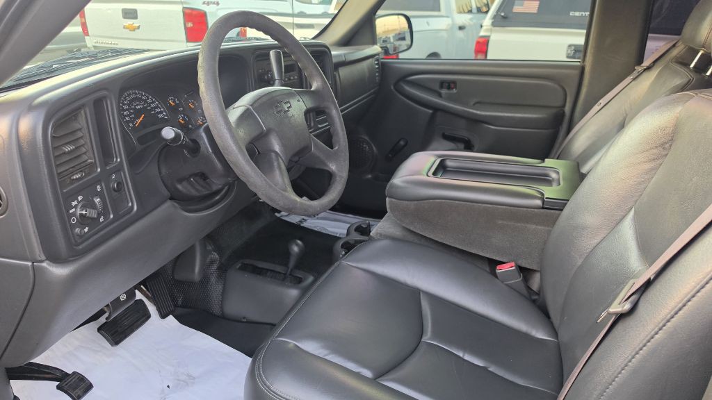 2003 Chevrolet Silverado 1500 Image 9