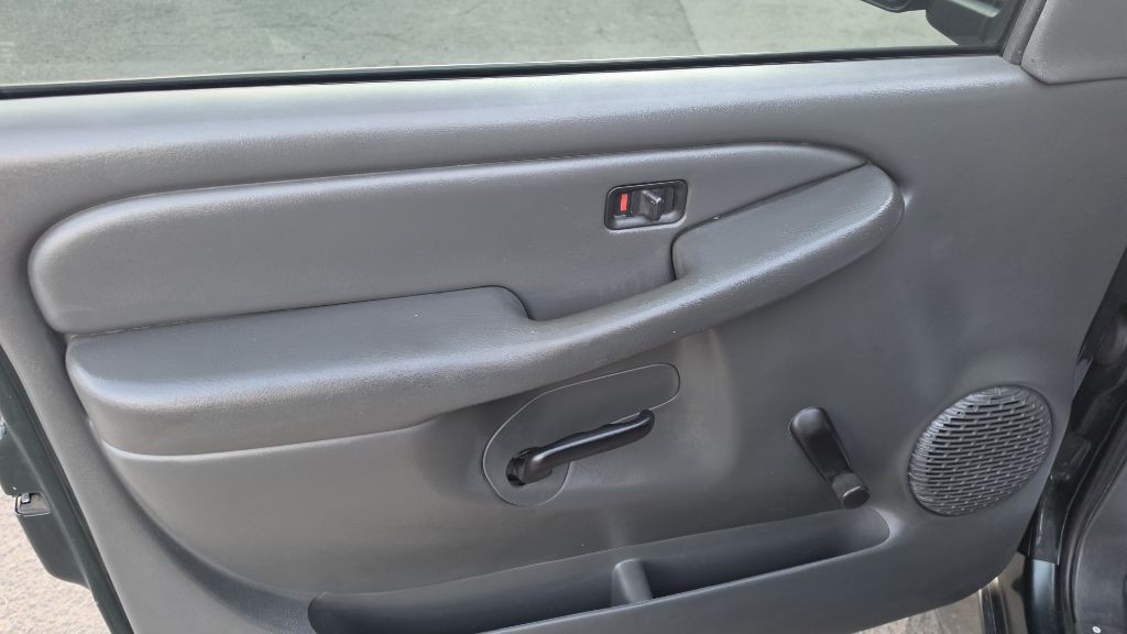 2003 Chevrolet Silverado 1500 Image 11