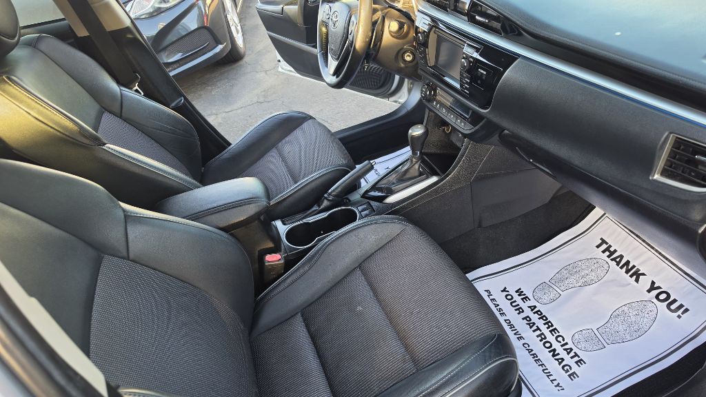 2015 Toyota Corolla Image 14