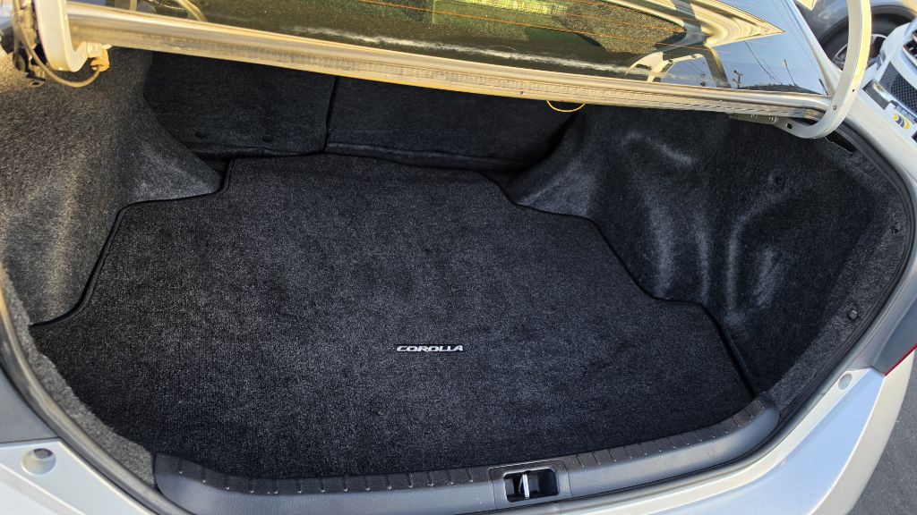 2015 Toyota Corolla Image 16