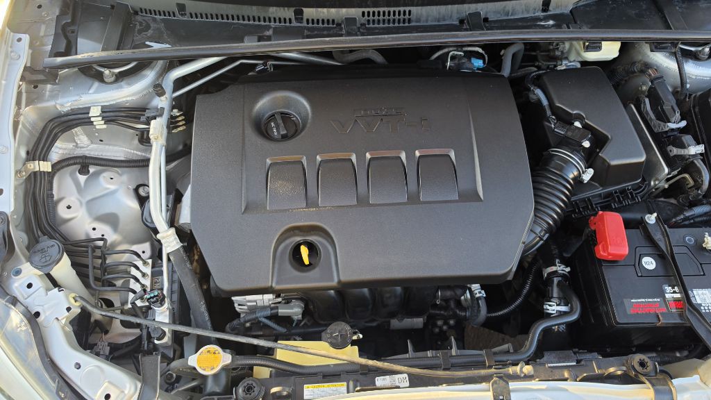 2015 Toyota Corolla Image 18
