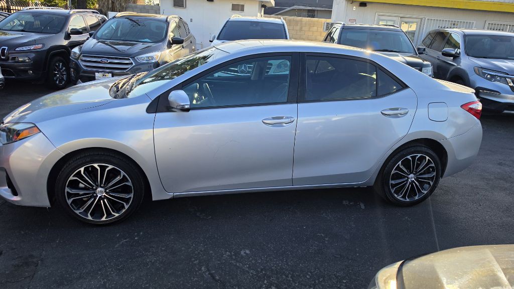 2015 Toyota Corolla Image 4