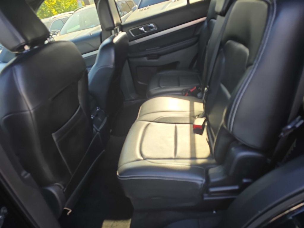 2018 Ford Explorer Image 12