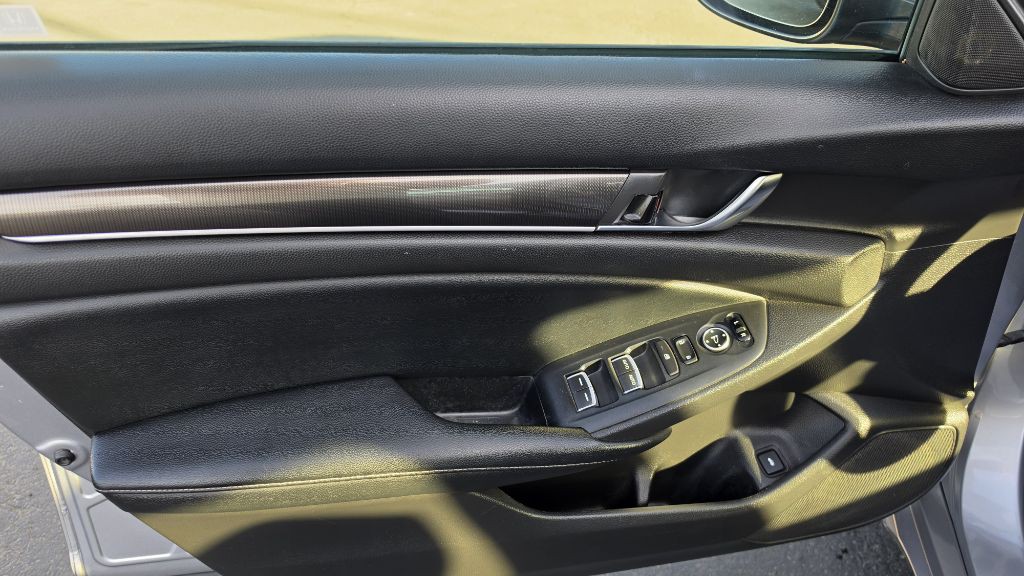 2018 Honda Accord Image 8