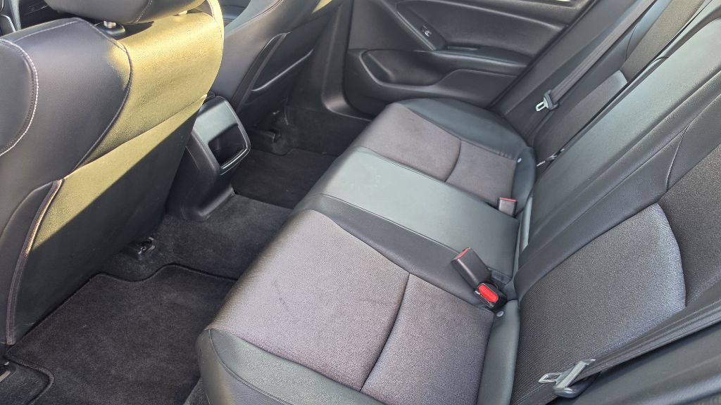 2018 Honda Accord Image 12