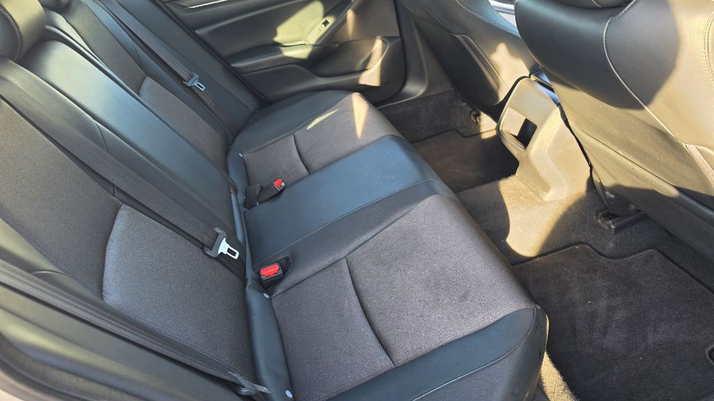 2018 Honda Accord Image 13