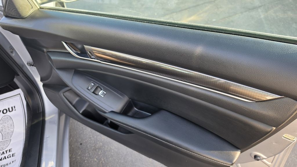 2018 Honda Accord Image 16