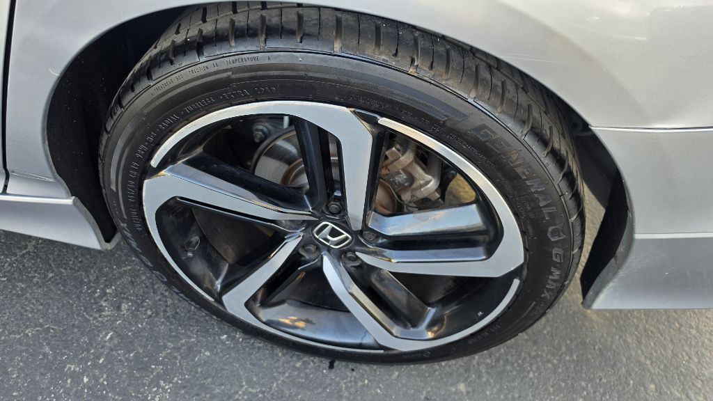 2018 Honda Accord Image 17