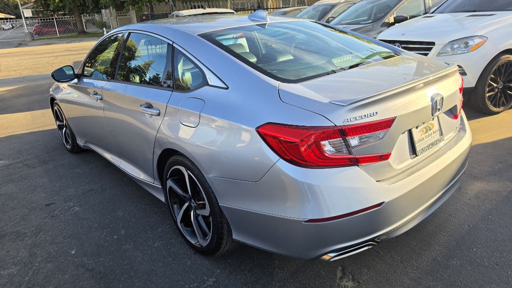 2018 Honda Accord Image 2