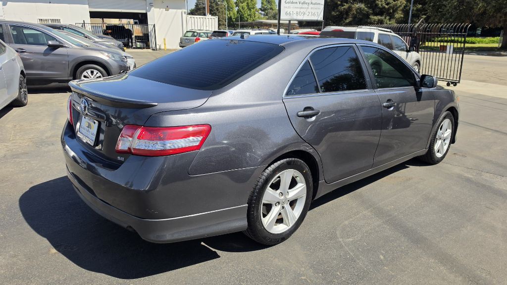2011 Toyota Camry Image 2