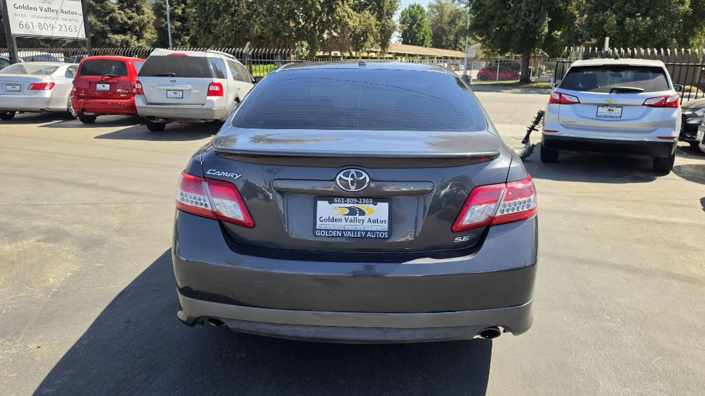 2011 Toyota Camry Image 3