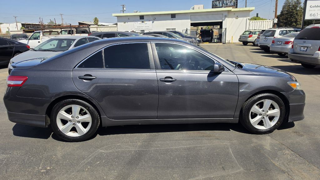 2011 Toyota Camry Image 6