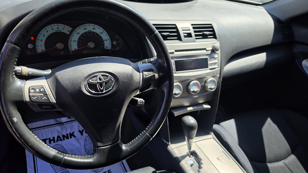 2011 Toyota Camry Image 9