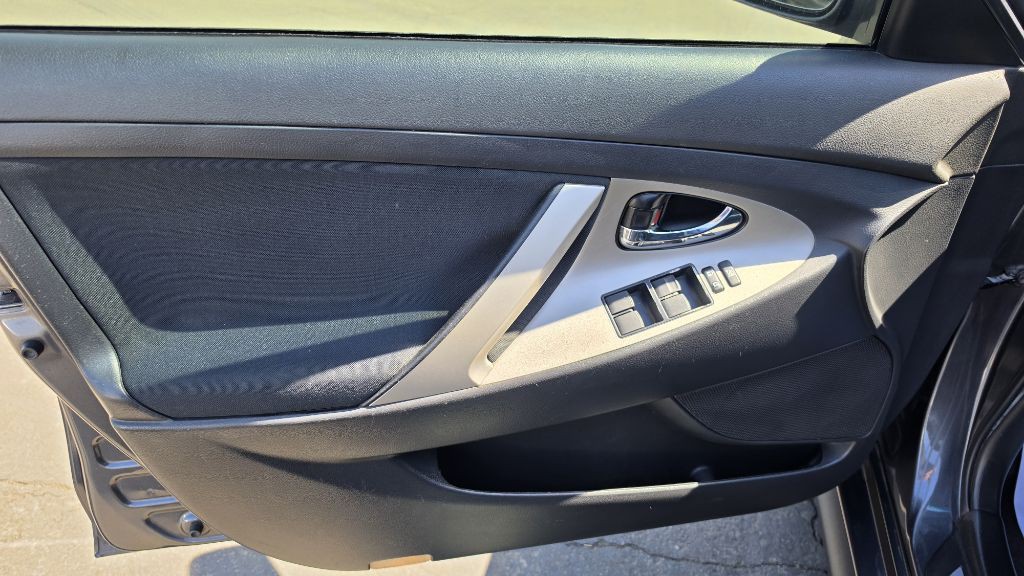 2011 Toyota Camry Image 11