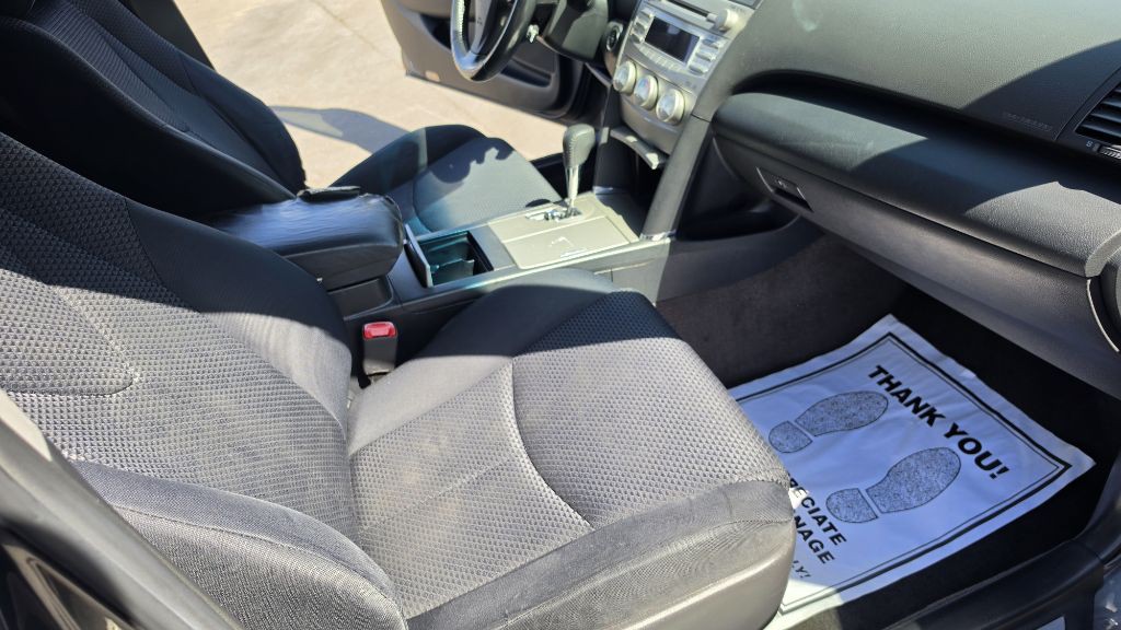 2011 Toyota Camry Image 14