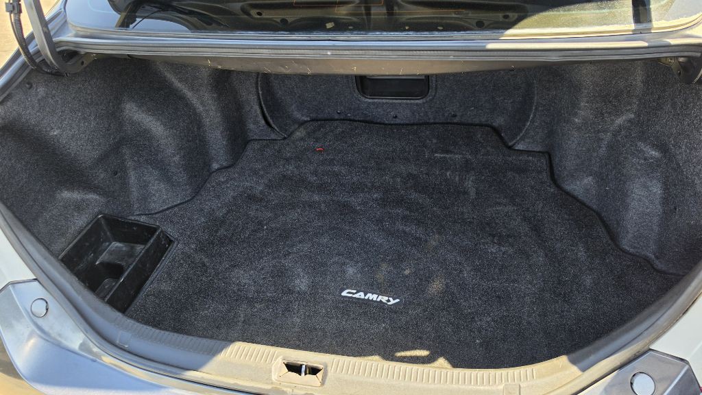 2011 Toyota Camry Image 16