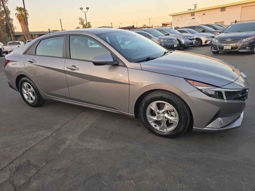 2023 Hyundai Elantra Image 2
