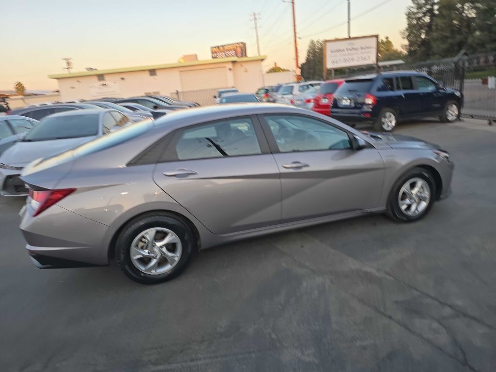 2023 Hyundai Elantra Image 9