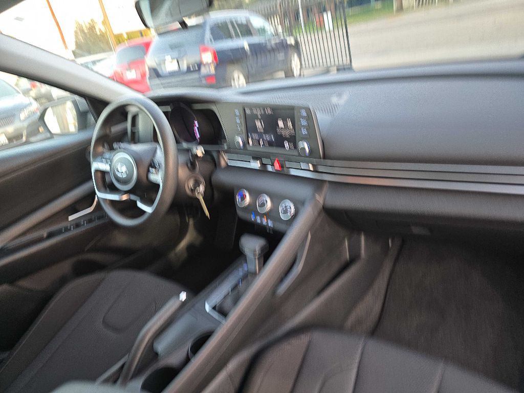 2023 Hyundai Elantra Image 14