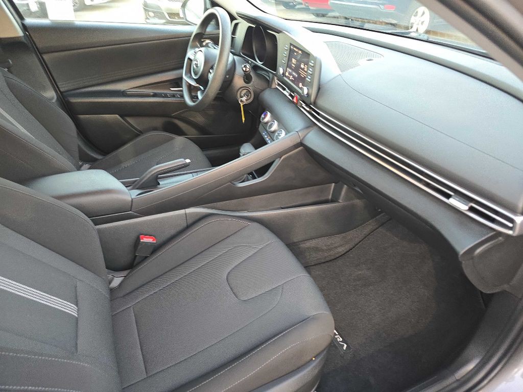 2023 Hyundai Elantra Image 19