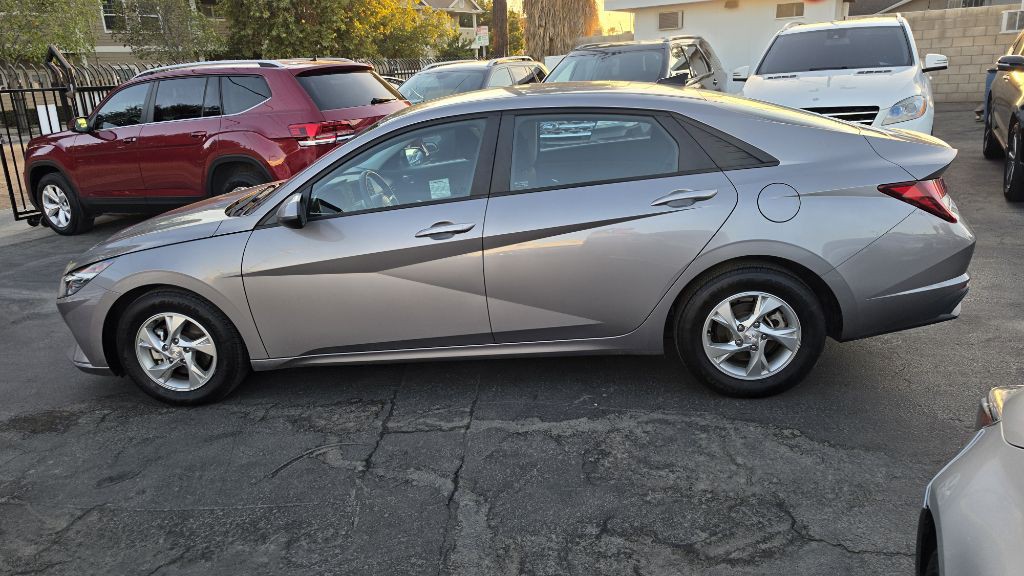 2023 Hyundai Elantra Image 1