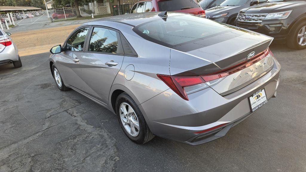 2023 Hyundai Elantra Image 3