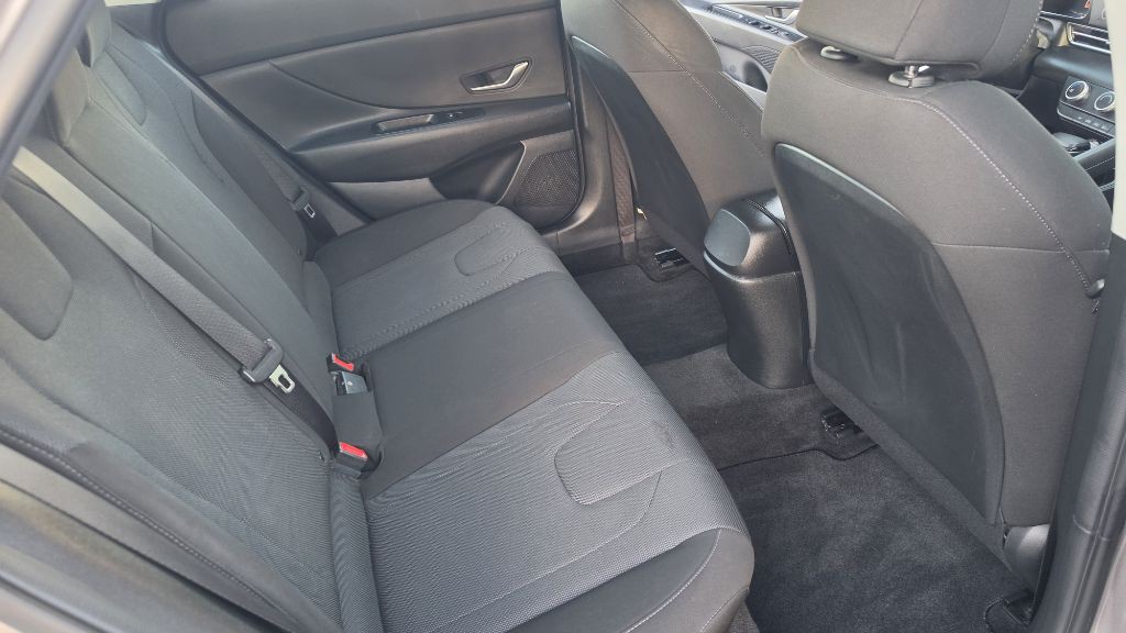 2023 Hyundai Elantra Image 13
