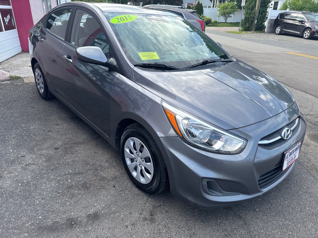 2015 Hyundai Accent Image 3
