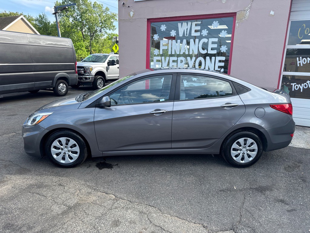 2015 Hyundai Accent Image 7