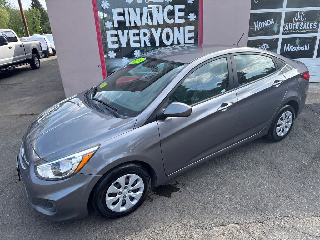 2015 Hyundai Accent Image 8
