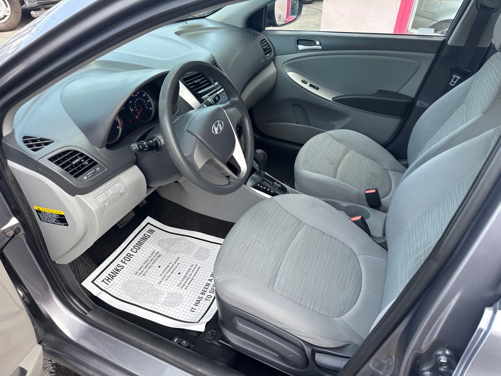 2015 Hyundai Accent Image 13