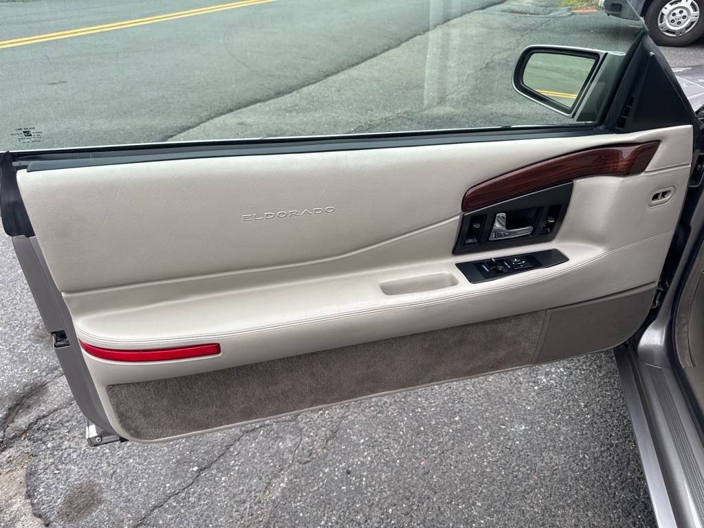 1995 Cadillac Eldorado Image 14