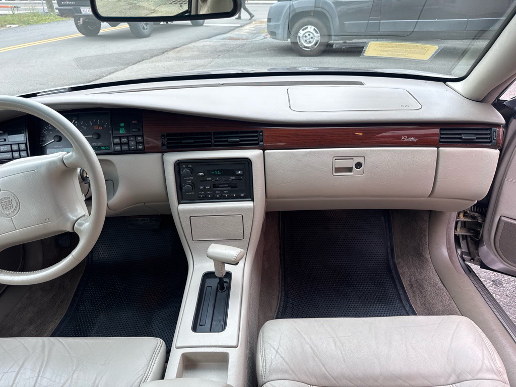 1995 Cadillac Eldorado Image 16