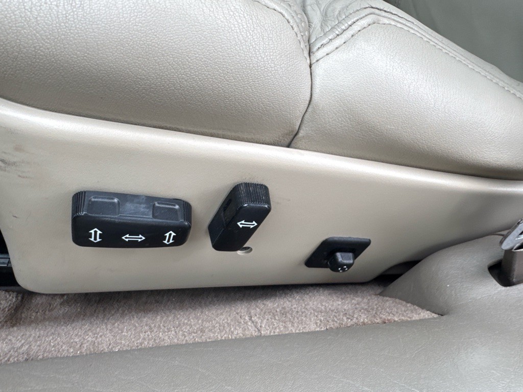 1995 Cadillac Eldorado Image 19