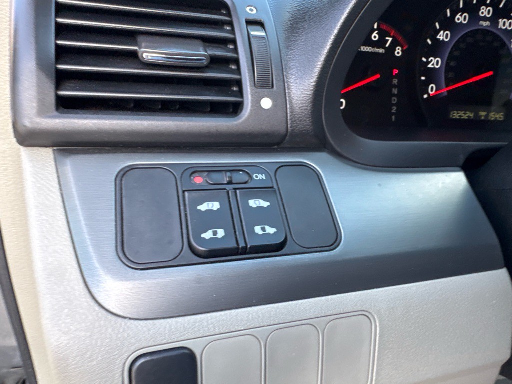 2005 Honda Odyssey Image 26