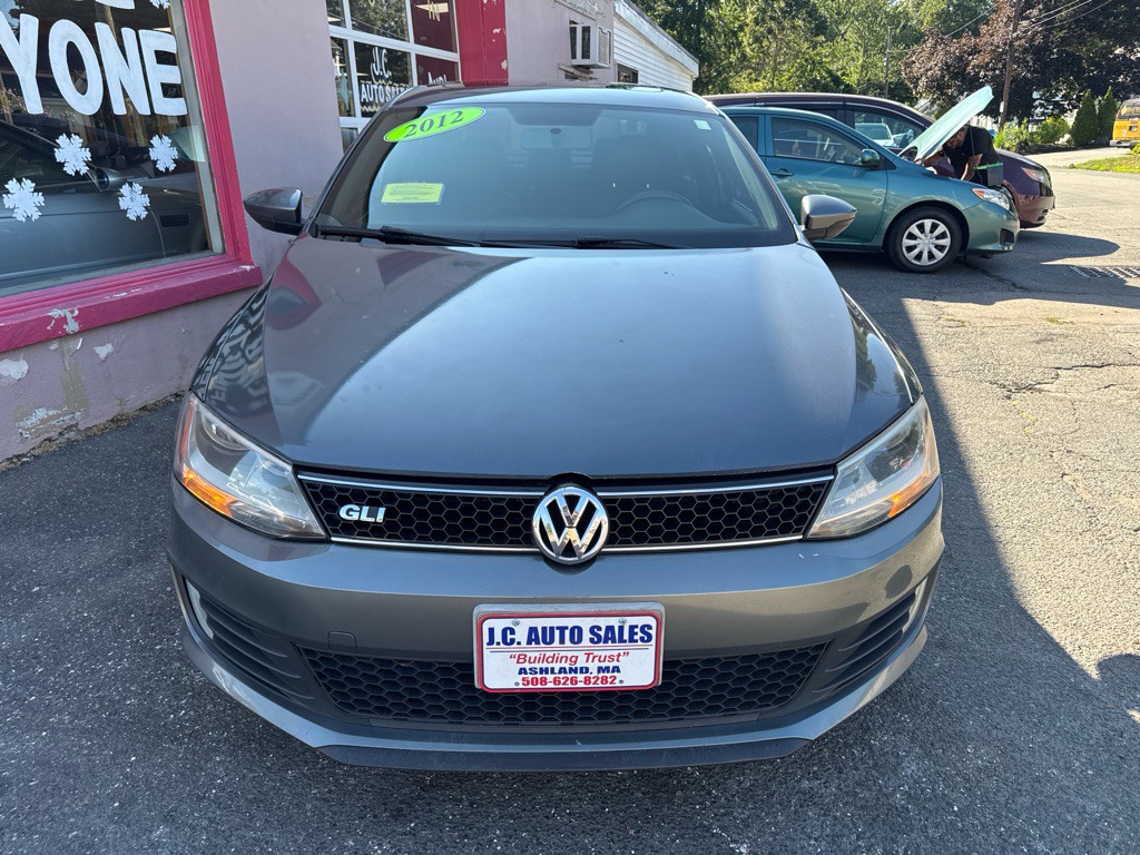 2012 Volkswagen Jetta Image 2