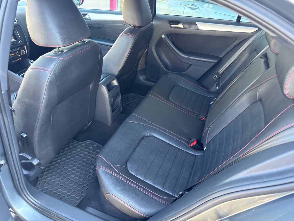 2012 Volkswagen Jetta Image 16
